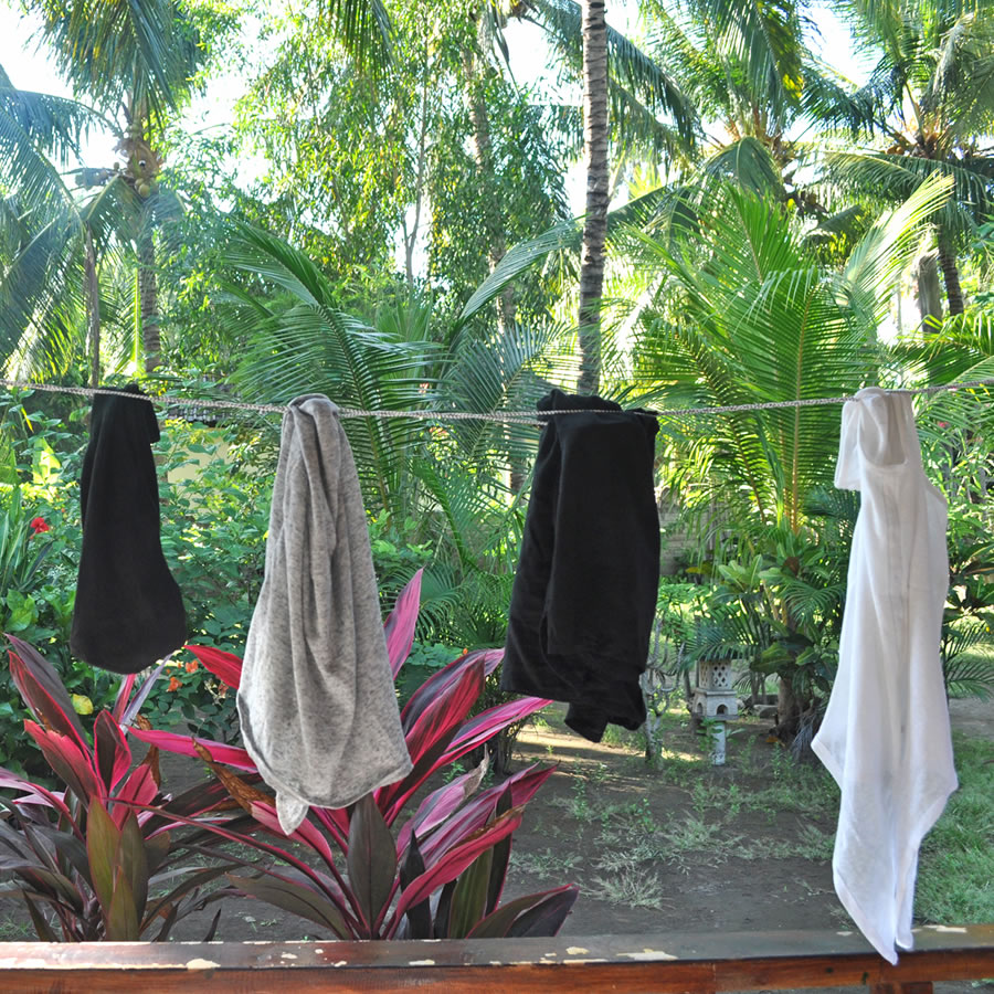 travel clothes line in use