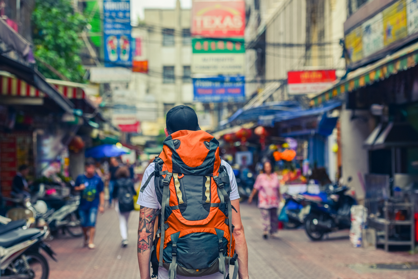 solo backpacker bangkok